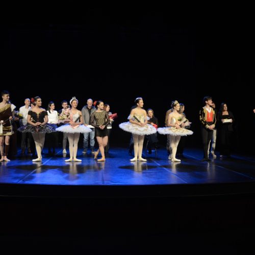 Academia Municipal de Ballet de Campo Mourão forma mais 8 bailarinos