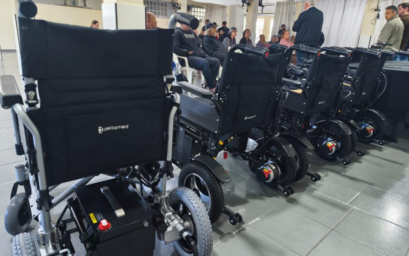 Cadeiras de rodas motorizadas ampliam mobilidade e qualidade de vida a pacientes em Campo Mourão