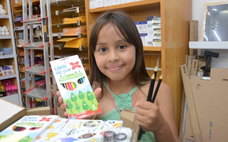 Prefeitura alerta para prazo de utilização dos vouchers de material e uniforme escolar