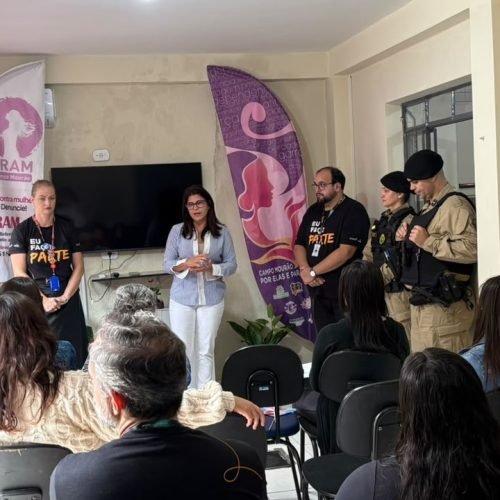 Campo Mourão: Mulheres atendidas pelo CRAM recebem certificados e kits para iniciar atividade profissional