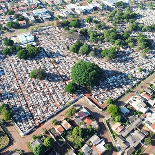 Visitação ao Cemitério Municipal requer cuidados com descarte de lixo e observação de horários