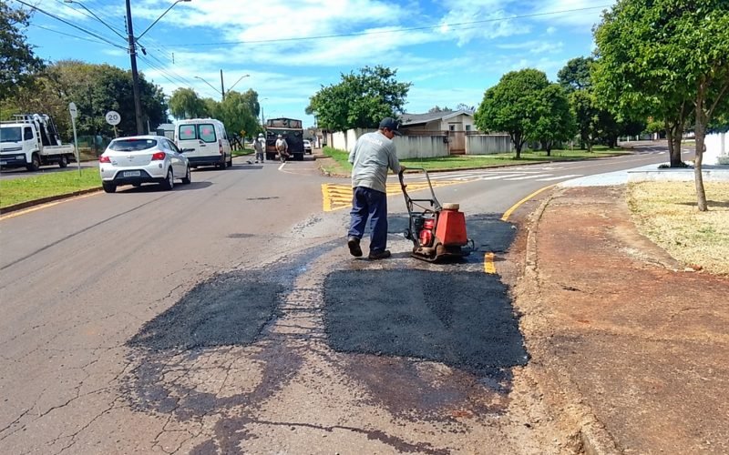 Prefeitura realiza operação tapa-buracos para recuperar vias de Campo Mourão