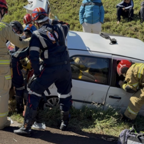 Falha mecânica causa acidente com quatro feridos na PR-158, entre Campo Mourão e Peabiru