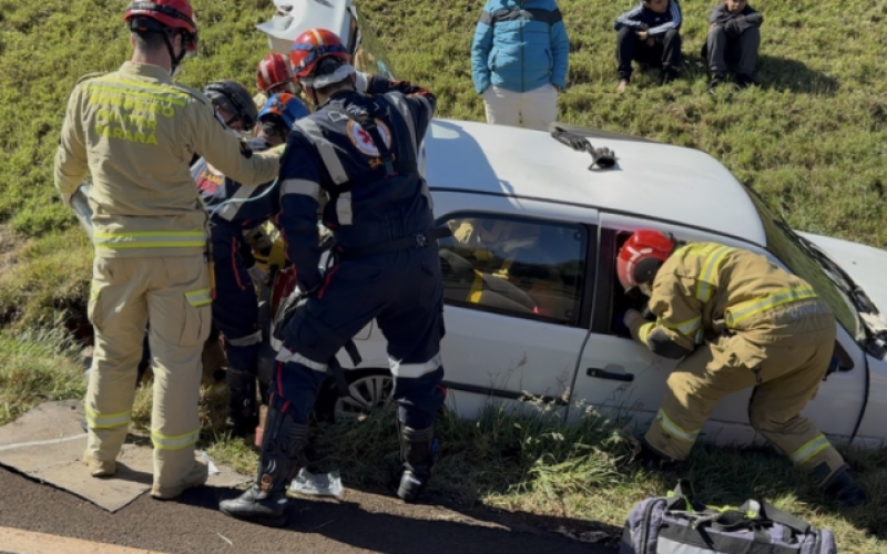 Falha mecânica causa acidente com quatro feridos na PR-158, entre Campo Mourão e Peabiru