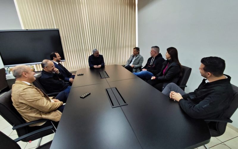 Presidente da OAB-PR propõe parceria para projeto de atendimento jurídico grátis em Campo Mourão