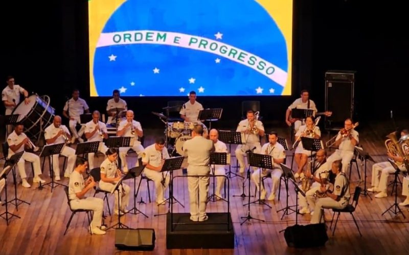 Banda de Música do 8º Distrito Naval se apresenta pela primeira vez em Campo Mourão