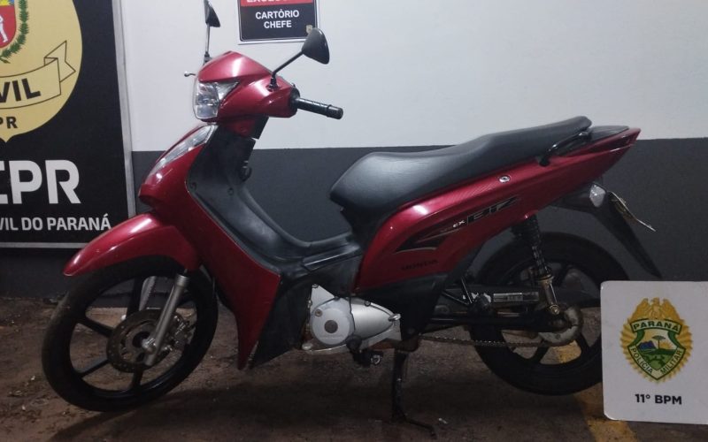 PMs de Farol e Mamborê recuperam motoneta roubada e prendem dois homens
