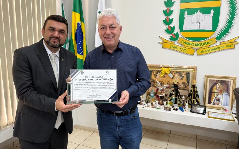 Prefeitura recebe o anúncio de construção da Casa do Autista com investimento do Governo Federal