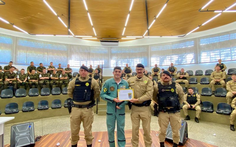 Em Campo Mourão, Comandante Jonathan ministra palestra motivacional a militares estaduais e atiradores do Tiro de Guerra