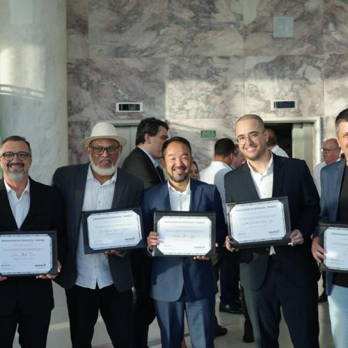 Servidores da Prefeitura são homenageados como embaixadores da inovação pelo governo do Estado