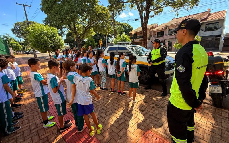 Educação para o trânsito é trabalhada com alunos da Escola Municipal Gurilândia em Campo Mourão