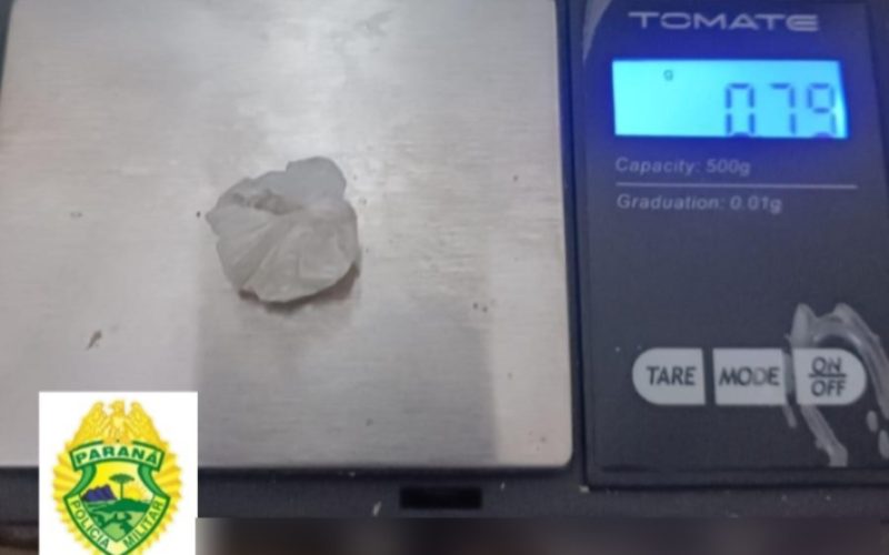 Polícia Militar aborda veículo e apreende cocaína no centro de Peabiru