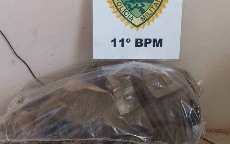 Trabalhadores da limpeza pública encontram mais de 13kg de maconha em canteiro central de avenida em Campo Mourão