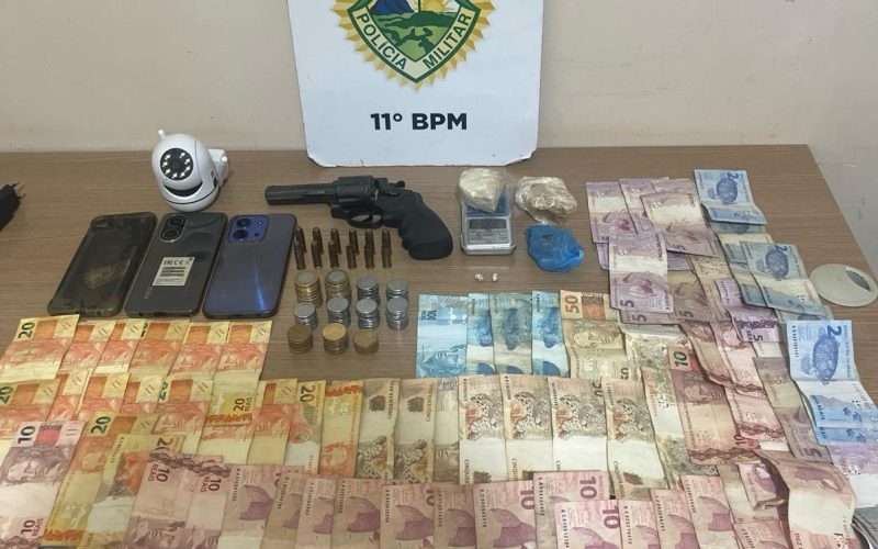 PM apreende arma, drogas e prende mulher após suspeito agredir policial e fugir em Peabiru