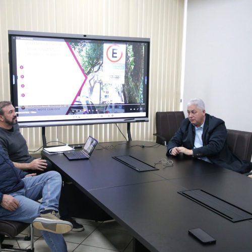 Prefeitura de Campo Mourão negocia ajustes no estacionamento rotativo com empresa responsável