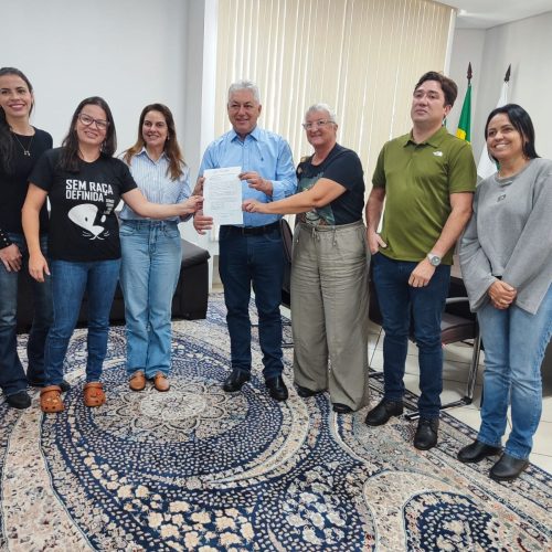 Prefeitura renova convênio com associação para manter serviços voltados à causa animal