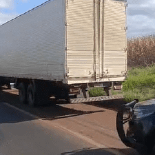 Roubo de Caminhão em Ivailândia – Ladrões Fogem