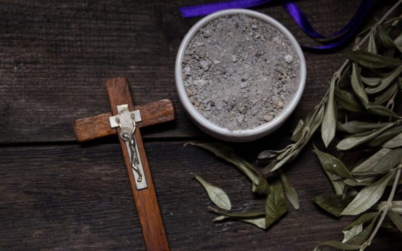 Quarta-feira de Cinzas: O Marco do Silêncio e da Reflexão