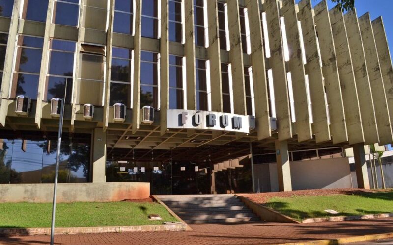 Mulher é detida no Fórum de Campo Mourão por desacato e coação no curso do processo