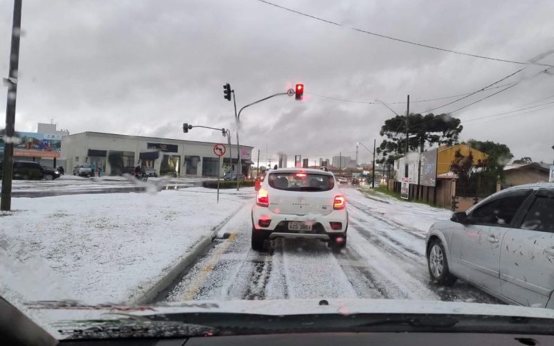 Chuva de Granizo Transforma Ponta Grossa em Cenário Invernal