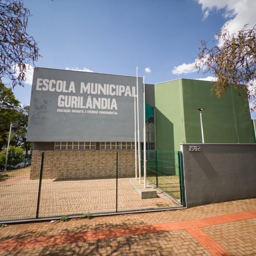 Escola Municipal Gurilândia comemora 55 anos com abertura de cápsula do tempo e programação especial