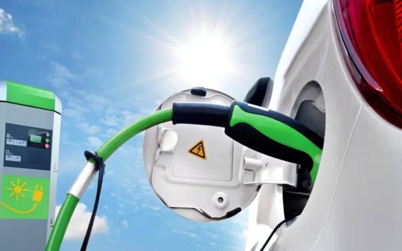 Campo Mourão lidera em frota de veículos elétricos e híbridos entre cidades de mesmo porte no Paraná