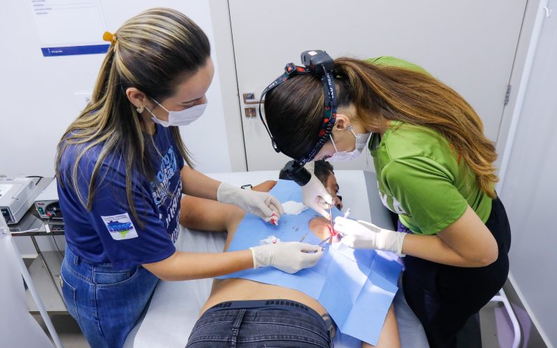 Secretaria de Saúde em parceria com o Projeto Humanika realiza mais de 100 atendimentos em ação de saúde no Campus do Integrado