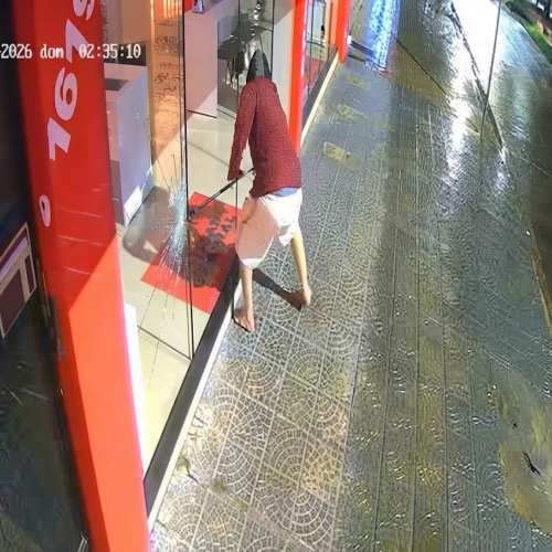 Ótica é arrombada e furtada na Avenida Goioerê no centro de Campo Mourão
