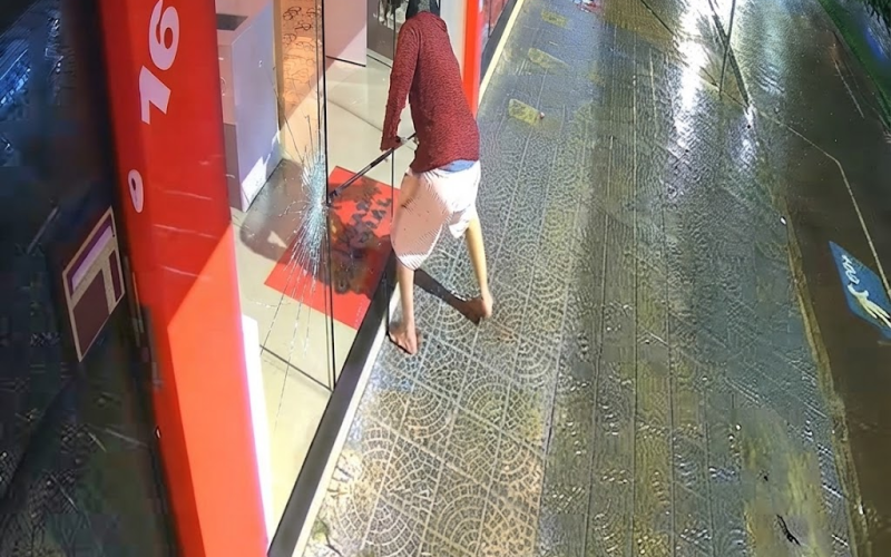 Ótica é arrombada e furtada na Avenida Goioerê no centro de Campo Mourão
