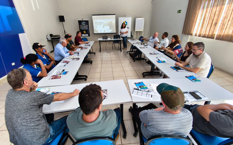 Agricultores familiares recebem orientações sobre microcrédito rural
