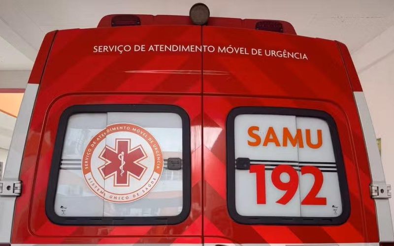 PEABIRU: paciente intubada em estado gravíssimo espera 25 minutos em ambulância para ser recebida na Santa Casa de Campo Mourão