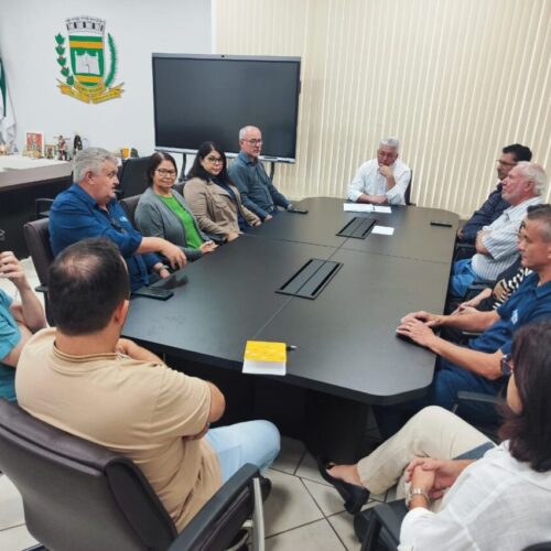 Prefeito e contabilistas discutem ações para reforçar campanha do Imposto de Renda em Campo Mourão