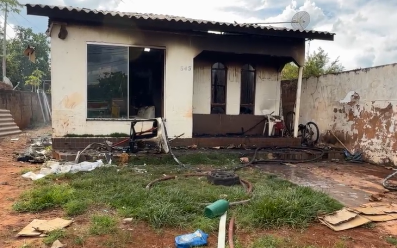 Incêndio em Campo Mourão: morrem vítima e autor de feminicídio no Jardim Paulista