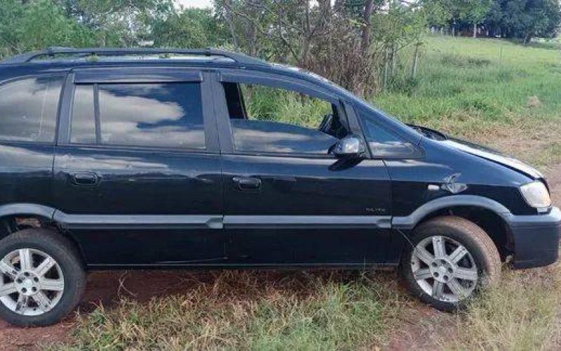 Perseguição policial termina com prisão e apreensão de veículo preparado para o contrabando na BR-272