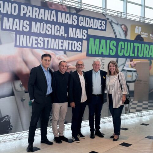 Campo Mourão recebe kit de instrumentos musicais para formação de banda marcial