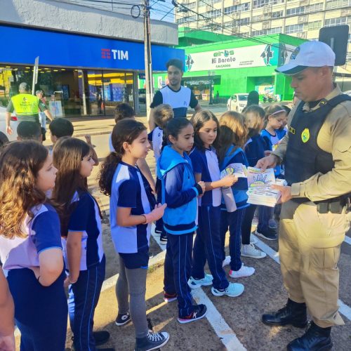 Campanha de trânsito Maio Amarelo teve blitz educativa em Campo Mourão