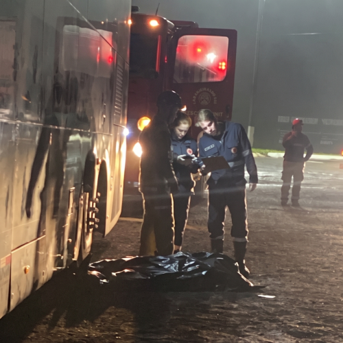 Mecânico morre esmagado durante manutenção de ônibus na BR-277 em Laranjeiras do Sul