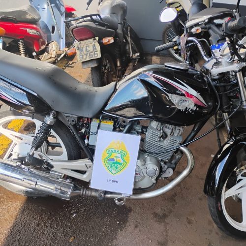 Motocicleta com numeração de motor divergente é apreendida pela PM no Jardim Albuquerque; condutor acaba preso