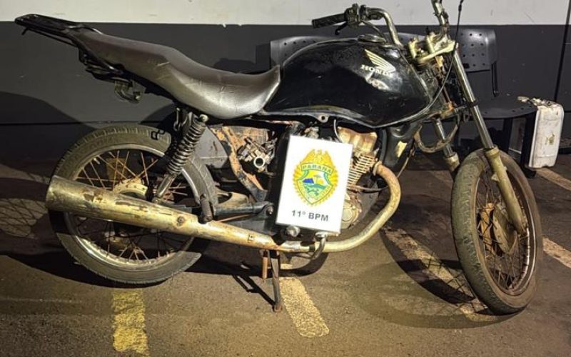 Jovem é apreendido pela PM com motocicleta adulterada após fuga no Distrito de Piquirivaí