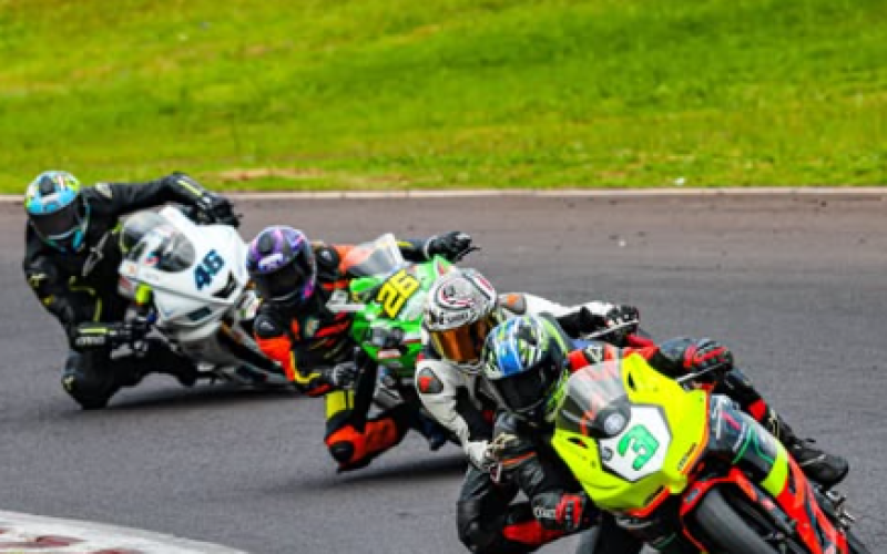 Pilotos de Campo Mourão disputam o Campeonato Paranaense de Motovelocidade em Cascavel