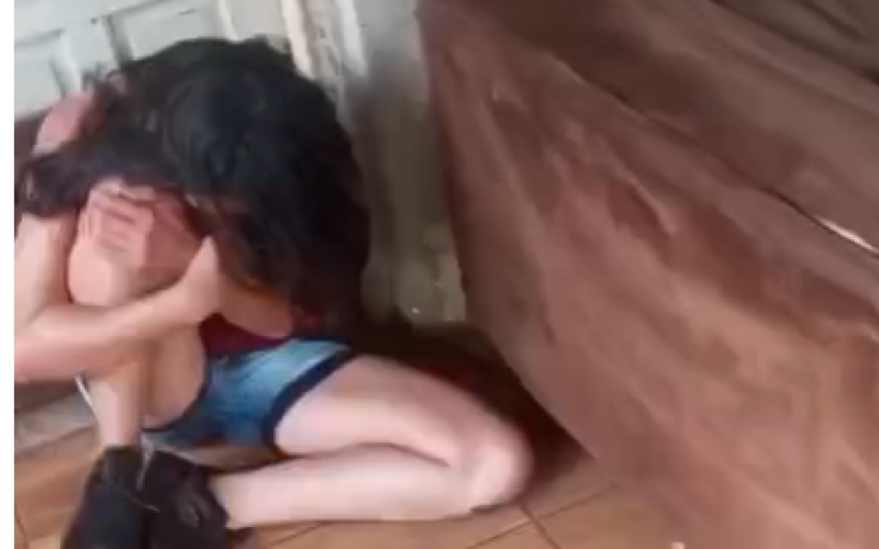 Mulher de 26 anos é agredida por populares após suspeita de tentativa de furto em Campo Mourão