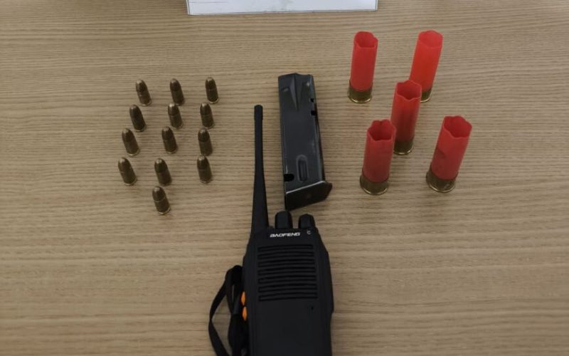 Homem é preso com munições e rádio comunicador após abordagem no centro de Campo Mourão