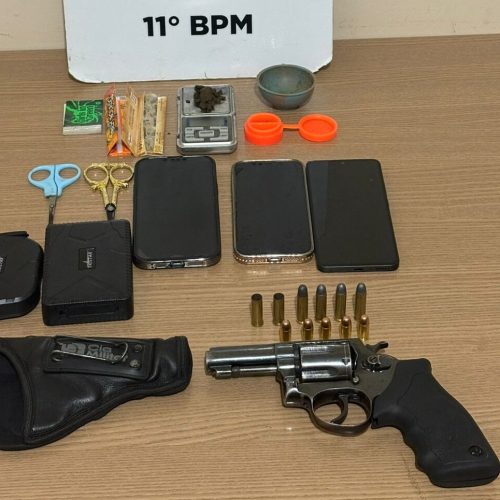 Polícia prende homem com revólver de numeração suprimida e haxixe em Peabiru