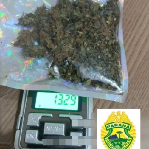 Homem ameaça ex-mulher com faca e deixa maconha para trás durante fuga no Centro