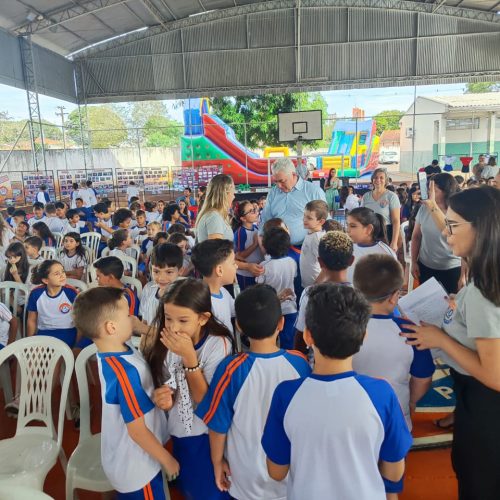 Escola Parigot de Souza faz evento em comemoração aos 50 anos