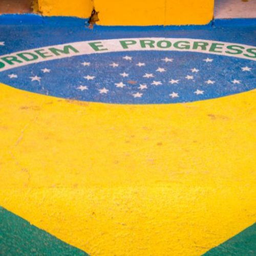 Campo Mourão: Diretran orienta moradores sobre pintura de vias durante a Copa do Mundo