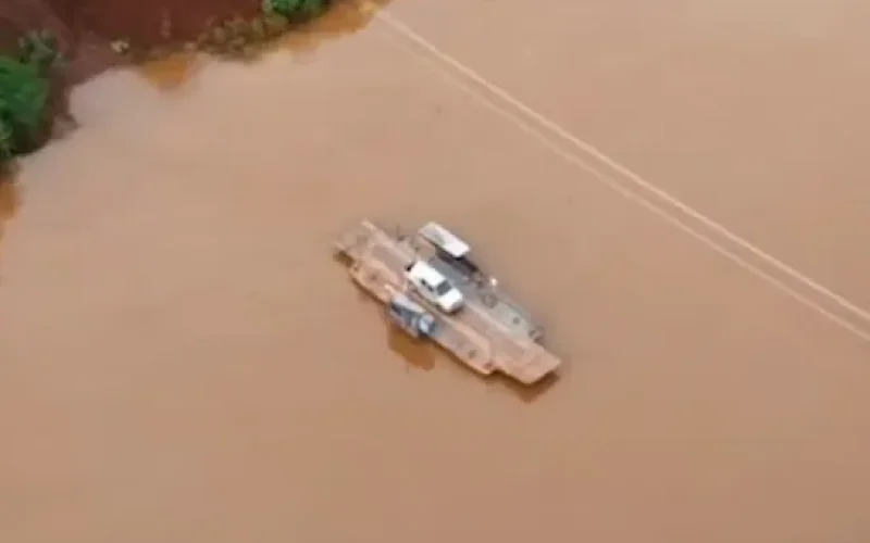 Balsa entre Barbosa Ferraz e Godoy Moreira será desativada para avanço de obras da nova ponte