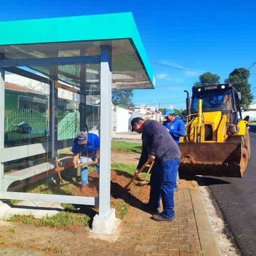 5 novos pontos de ônibus instalados em Campo Mourão