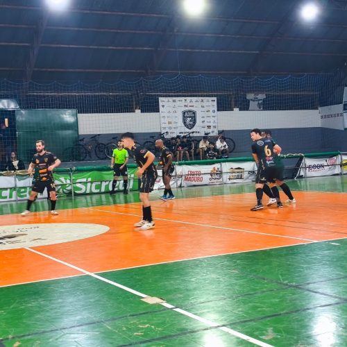 Popular de Futsal de Campo Mourão define semifinalistas nesta quarta-feira, dia 27