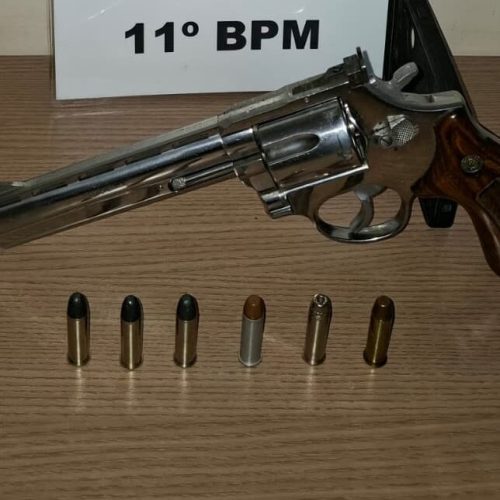 Homem é preso por posse irregular de arma de fogo no Conjunto Ilha Bela